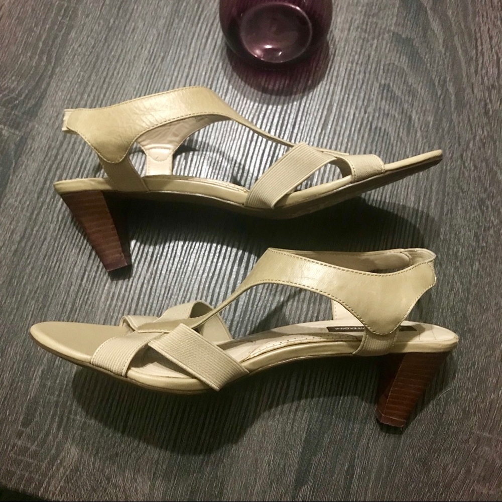 SOLD 🎉ADRIENNE VITTADINI Nude Sandals Heels 9 M - Picture 3 of 5